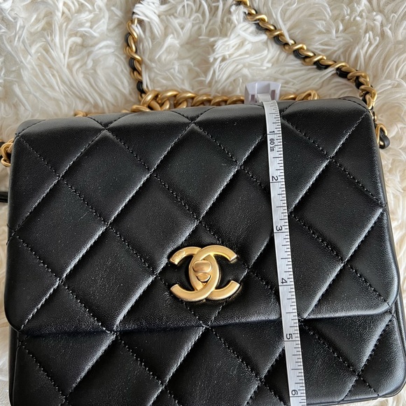 Chanel 21B Mini Flap Bag Blk Lambskin GHW - Picture 12 of 13